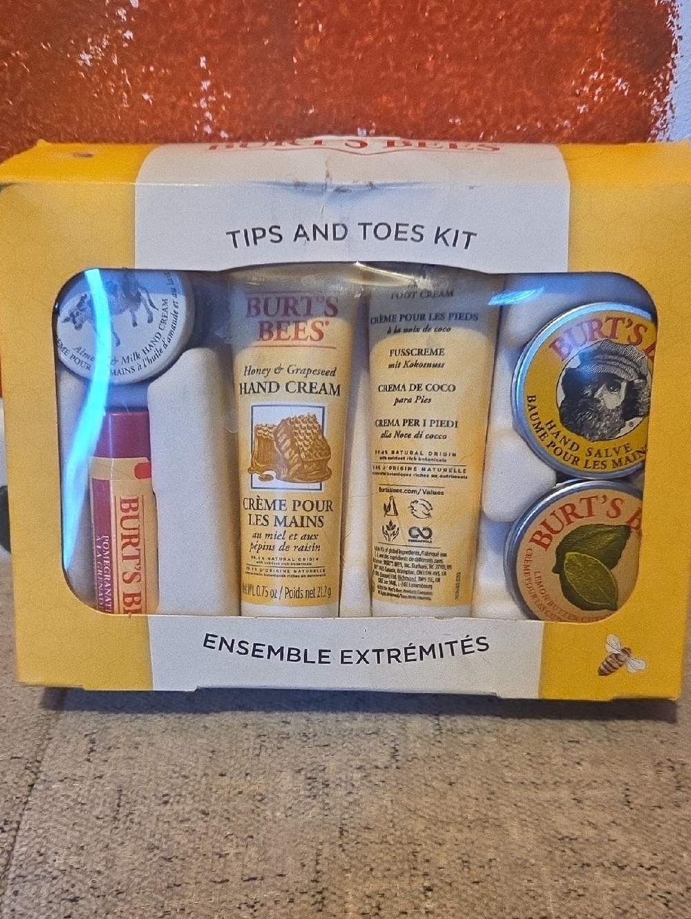 Burt's Bees Yellow Tips & Toes Care Kit